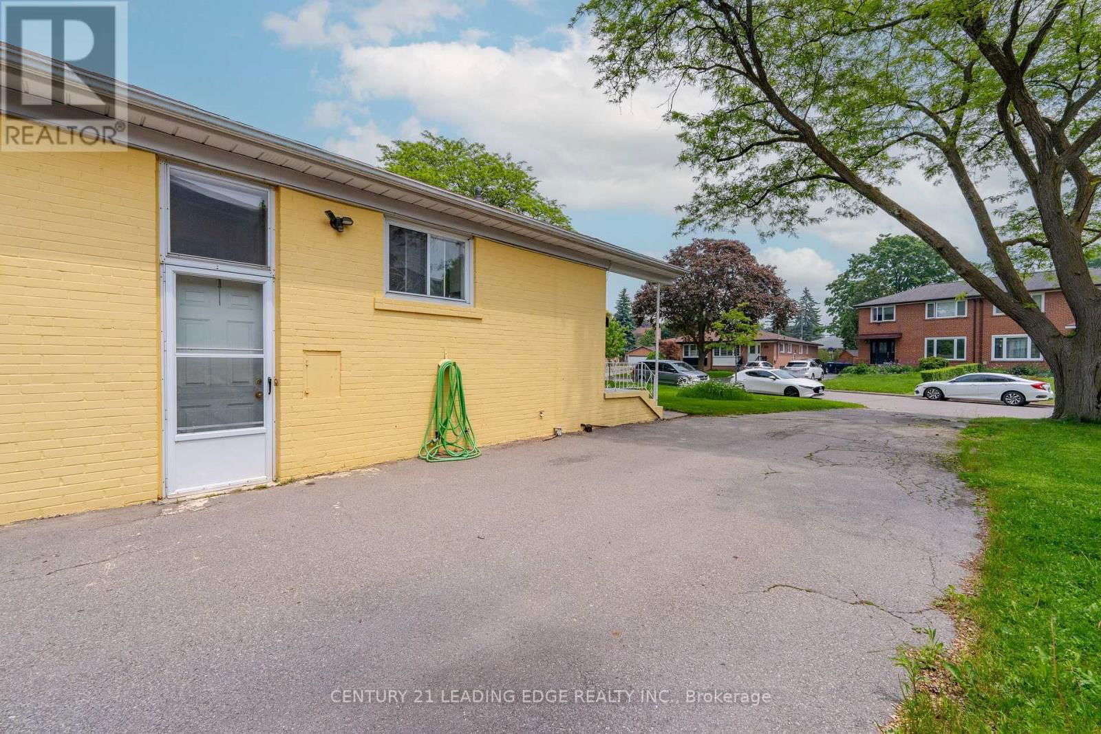 6 RAVENROCK COURT Image 37