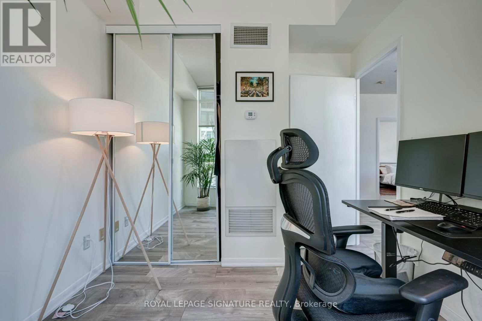 230 - 231 FORT YORK BOULEVARD Image 19