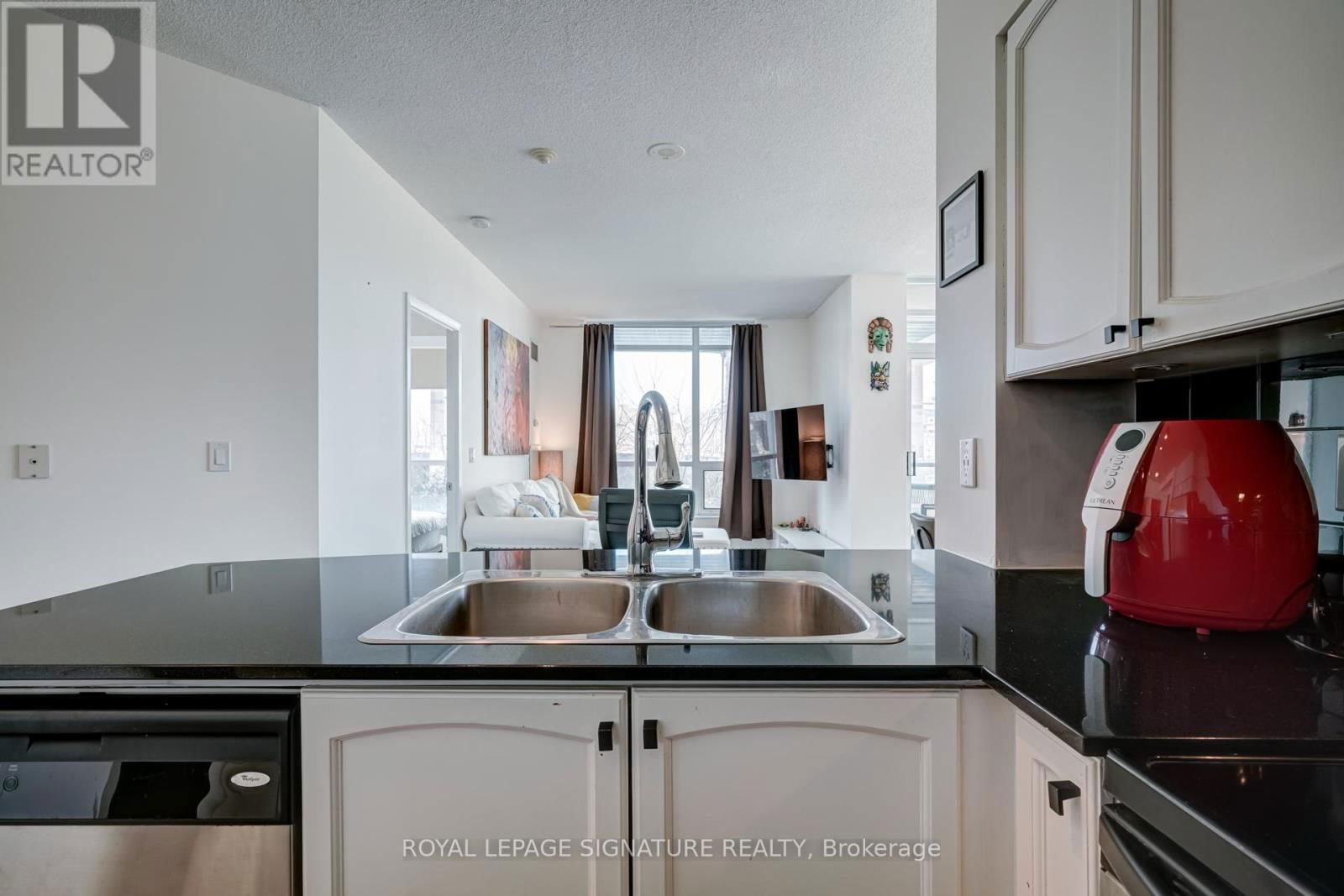 230 - 231 FORT YORK BOULEVARD Image 5