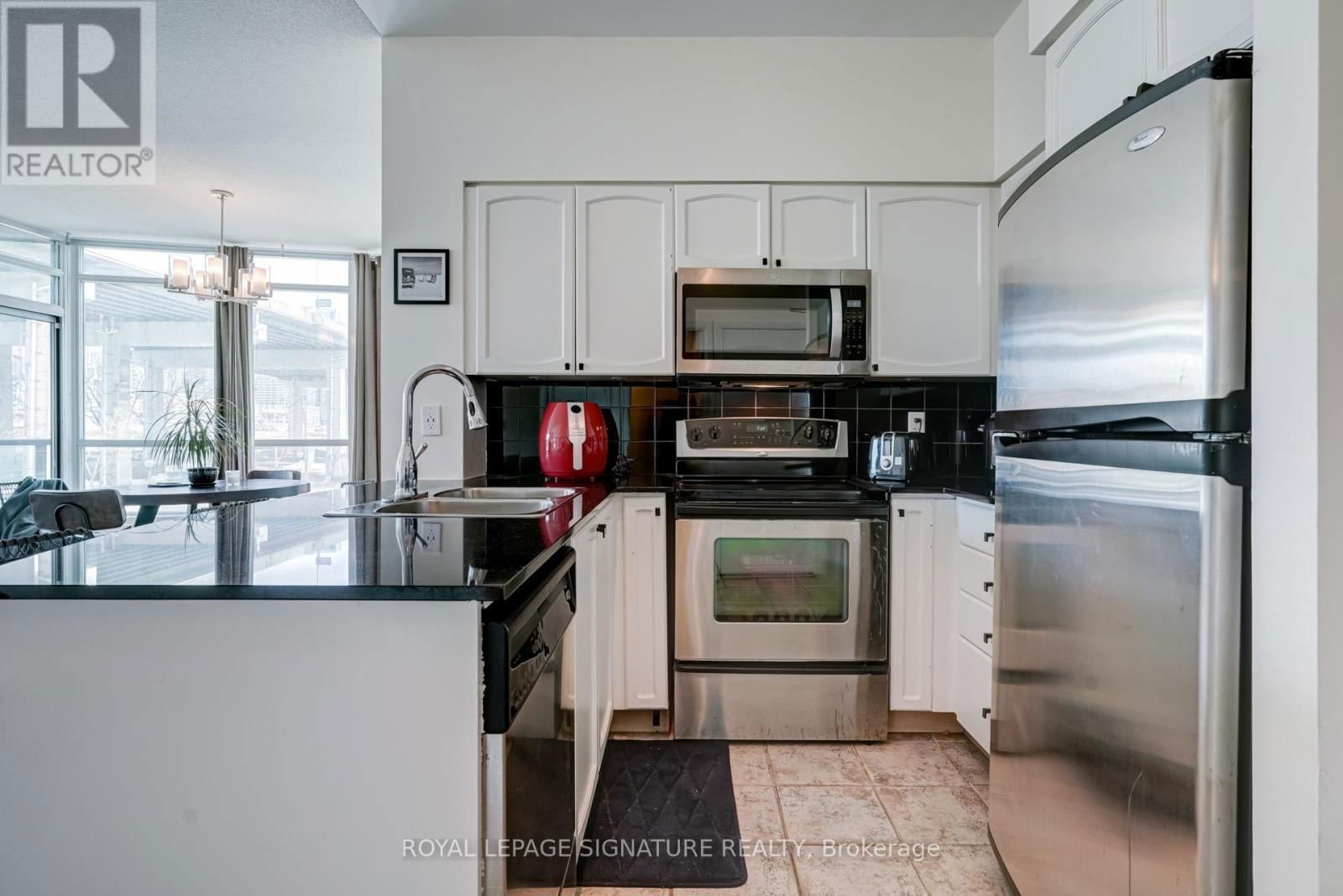 230 - 231 FORT YORK BOULEVARD Image 6