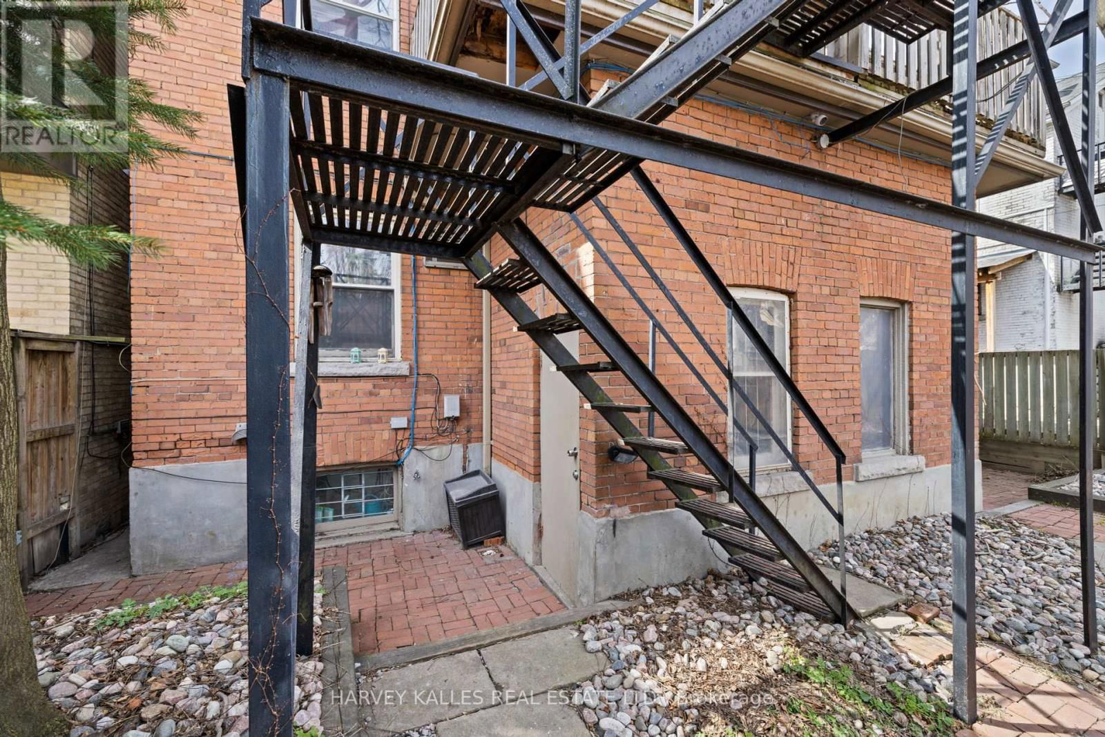 105 PEMBROKE STREET Image 20
