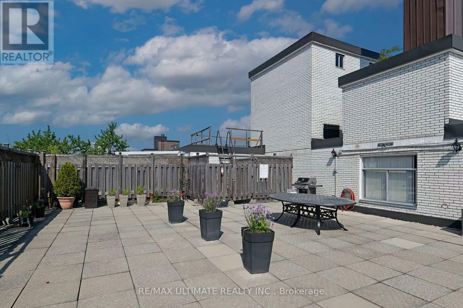 510 - 335 LONSDALE ROAD Image 14