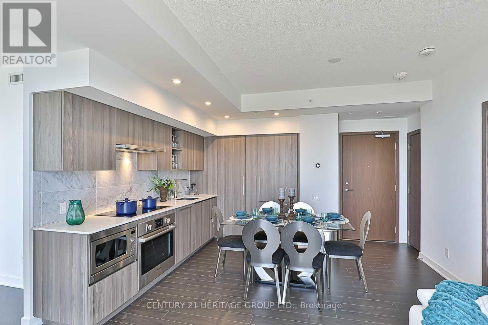 3702 - 17 BATHURST STREET Image 7