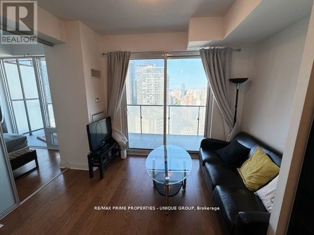 3001 - 1080 BAY STREET Image 6