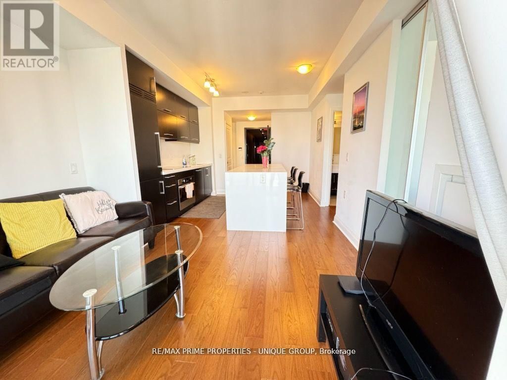 3001 - 1080 BAY STREET Image 8