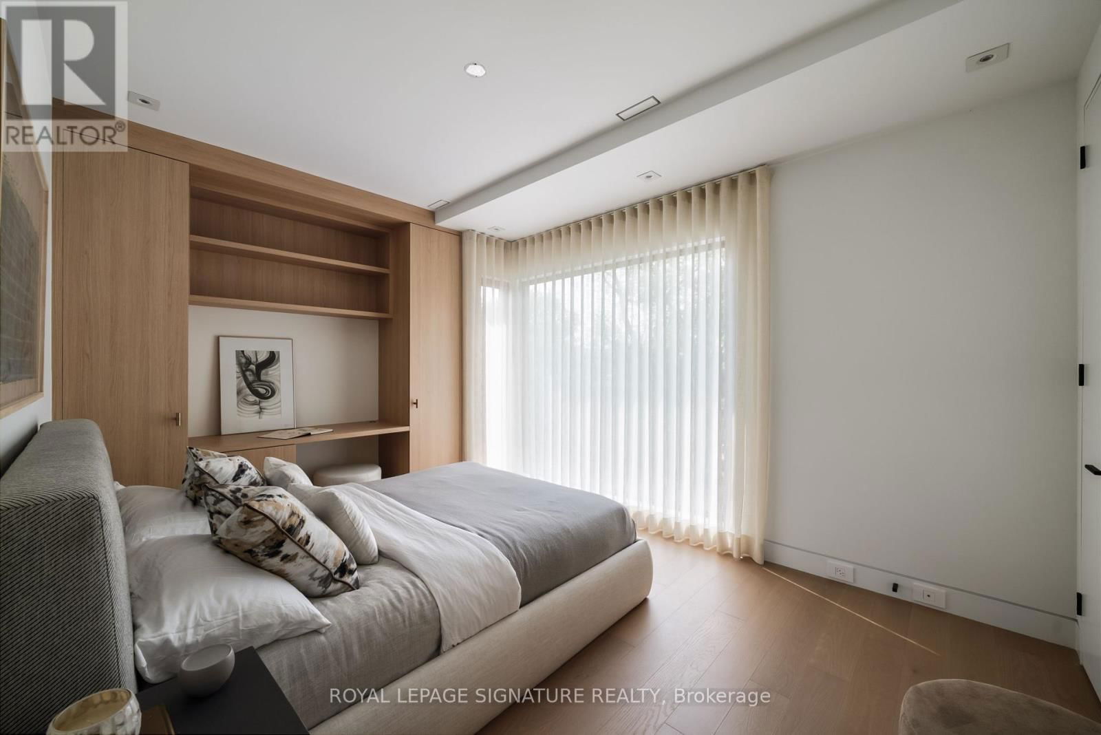 126 SHERWOOD AVENUE Image 35