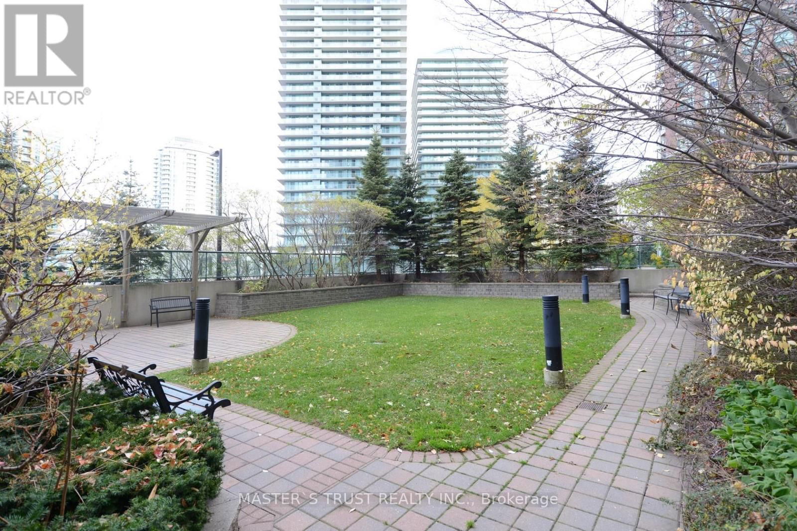 2206-7 LORRAINE DRIVE Image 2