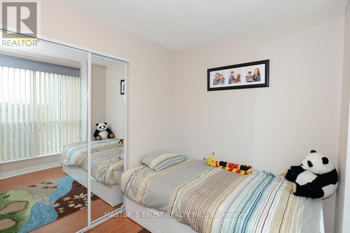 2206-7 LORRAINE DRIVE Image 3
