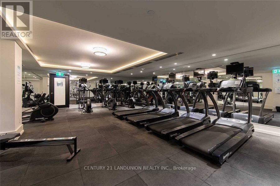 3102 - 955 BAY STREET Image 4