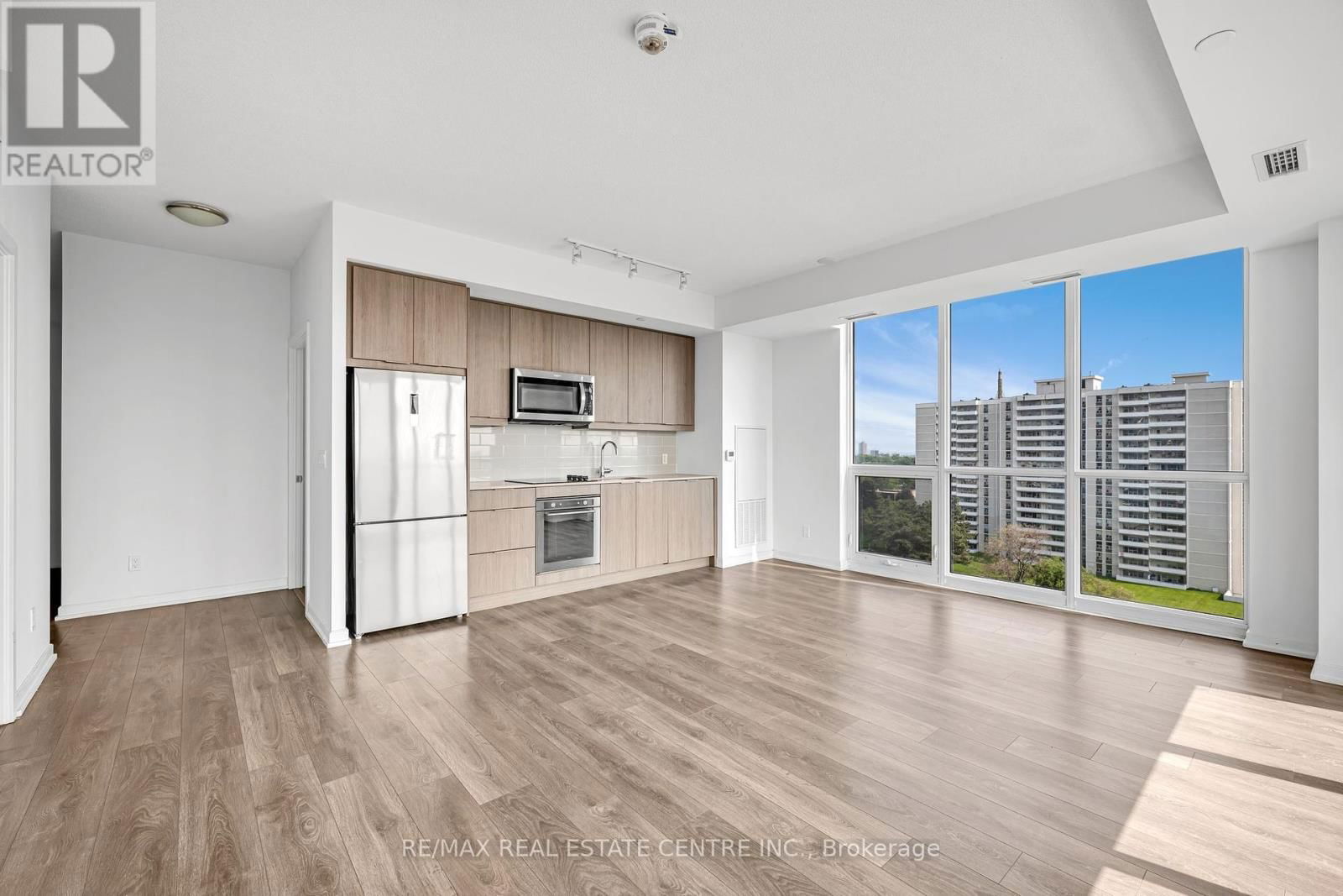 805 - 36 FOREST MANOR ROAD Image 11