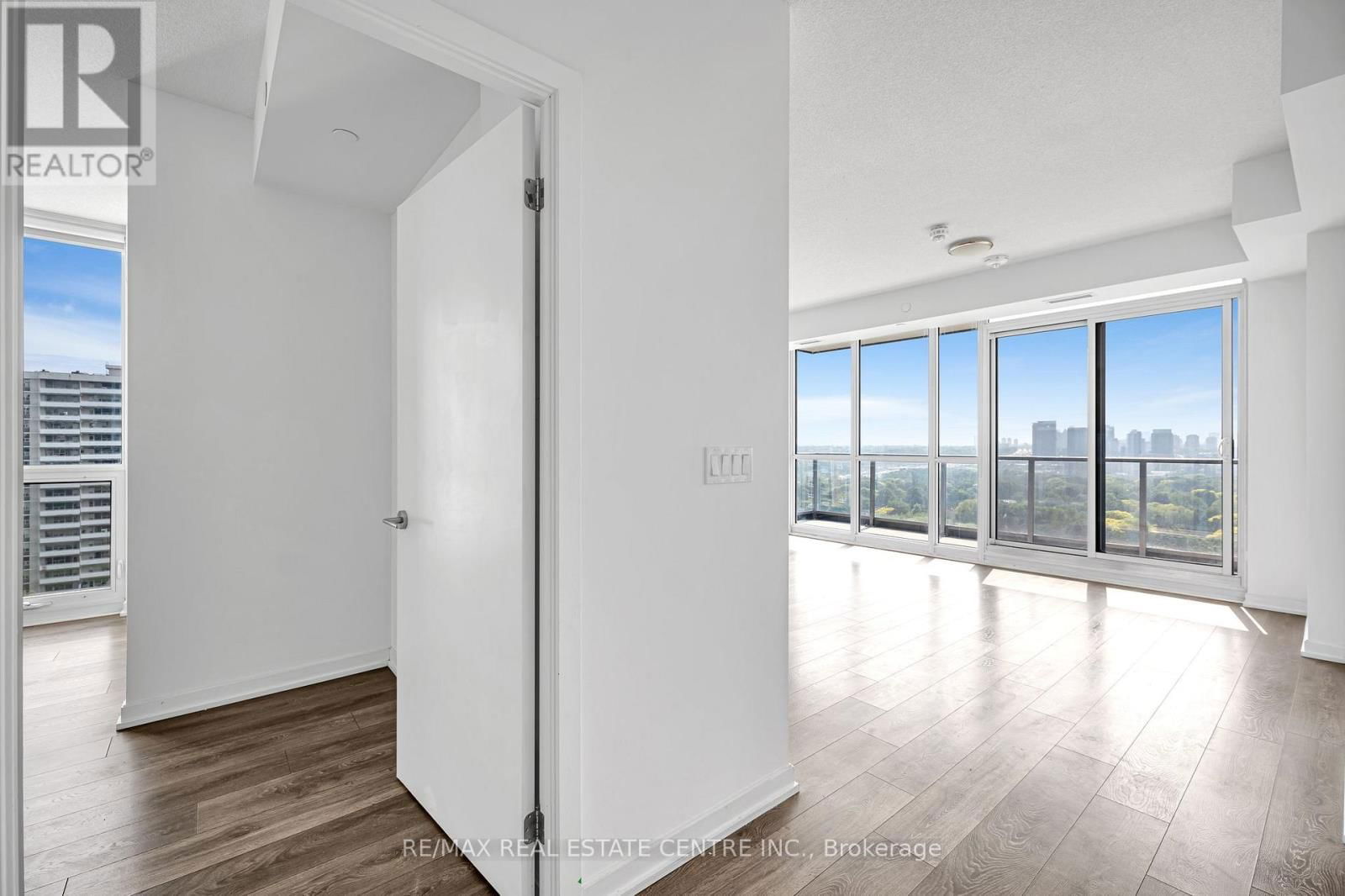 805 - 36 FOREST MANOR ROAD Image 14
