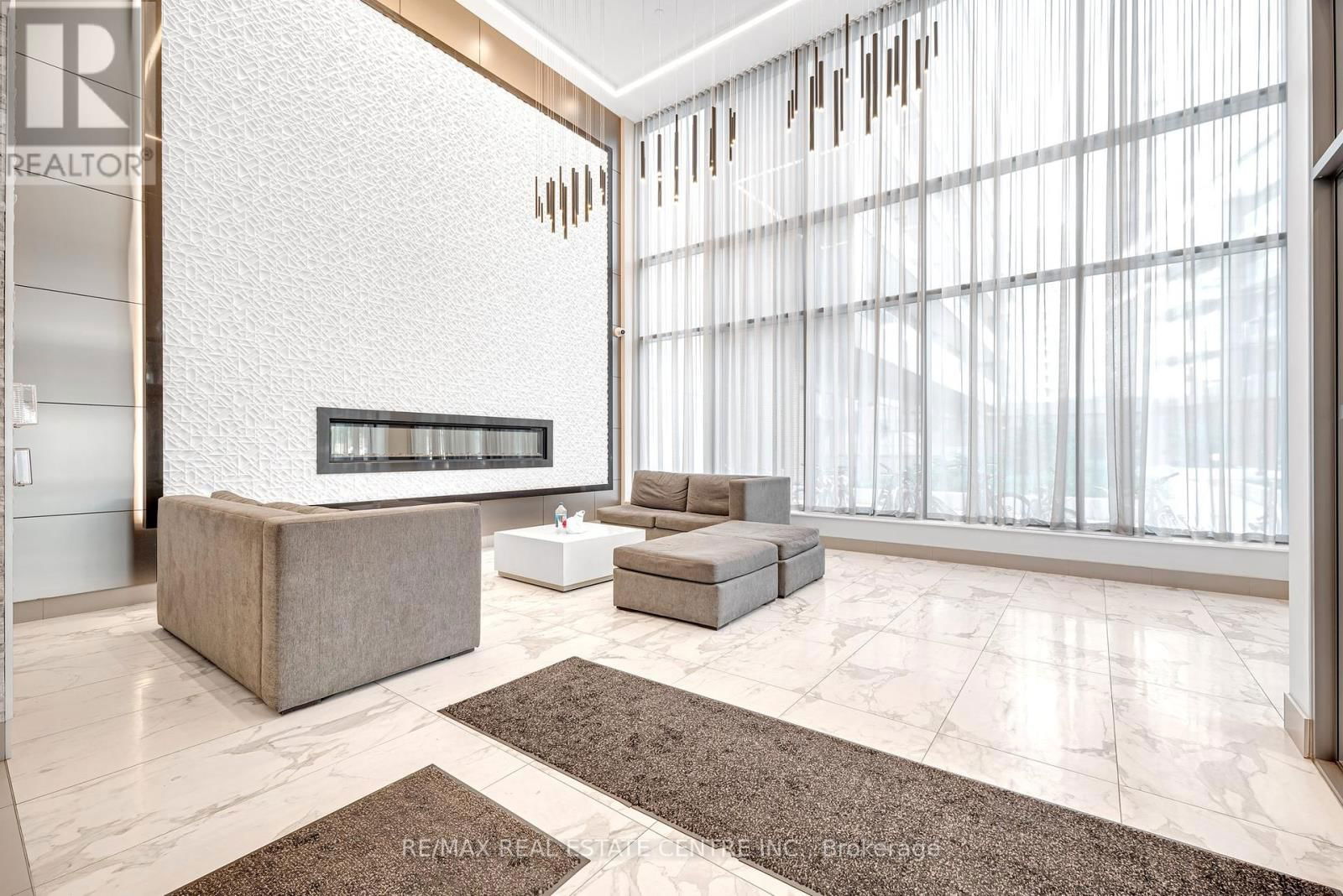 805 - 36 FOREST MANOR ROAD Image 2