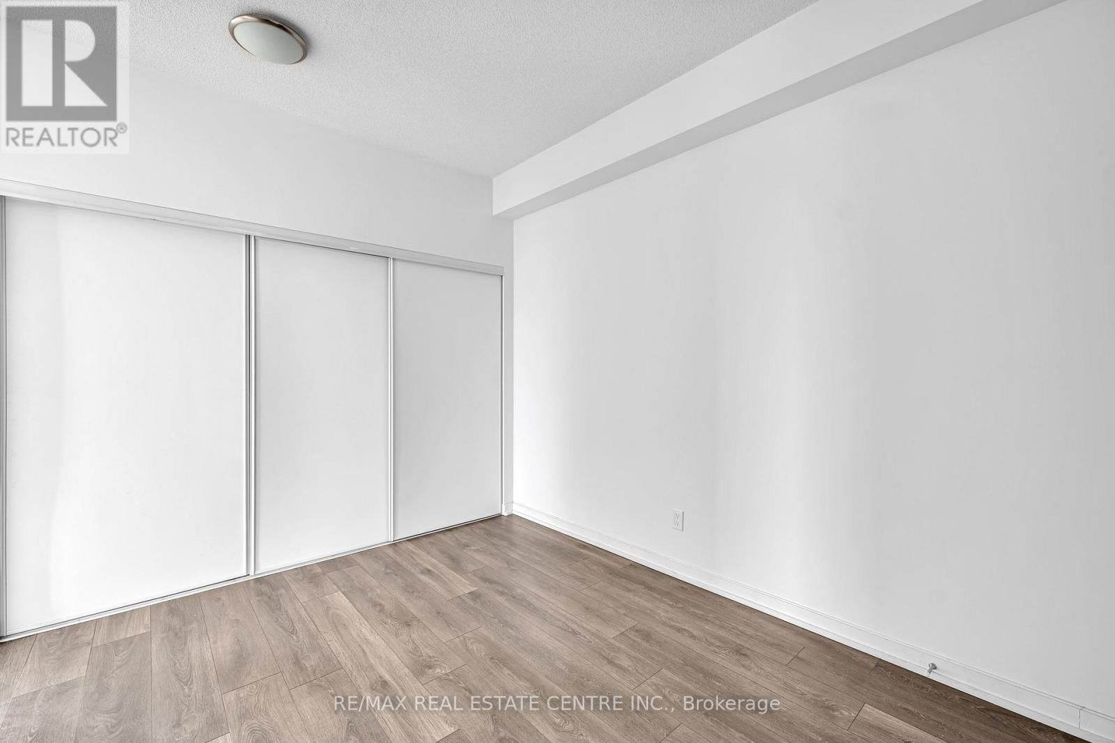 805 - 36 FOREST MANOR ROAD Image 6