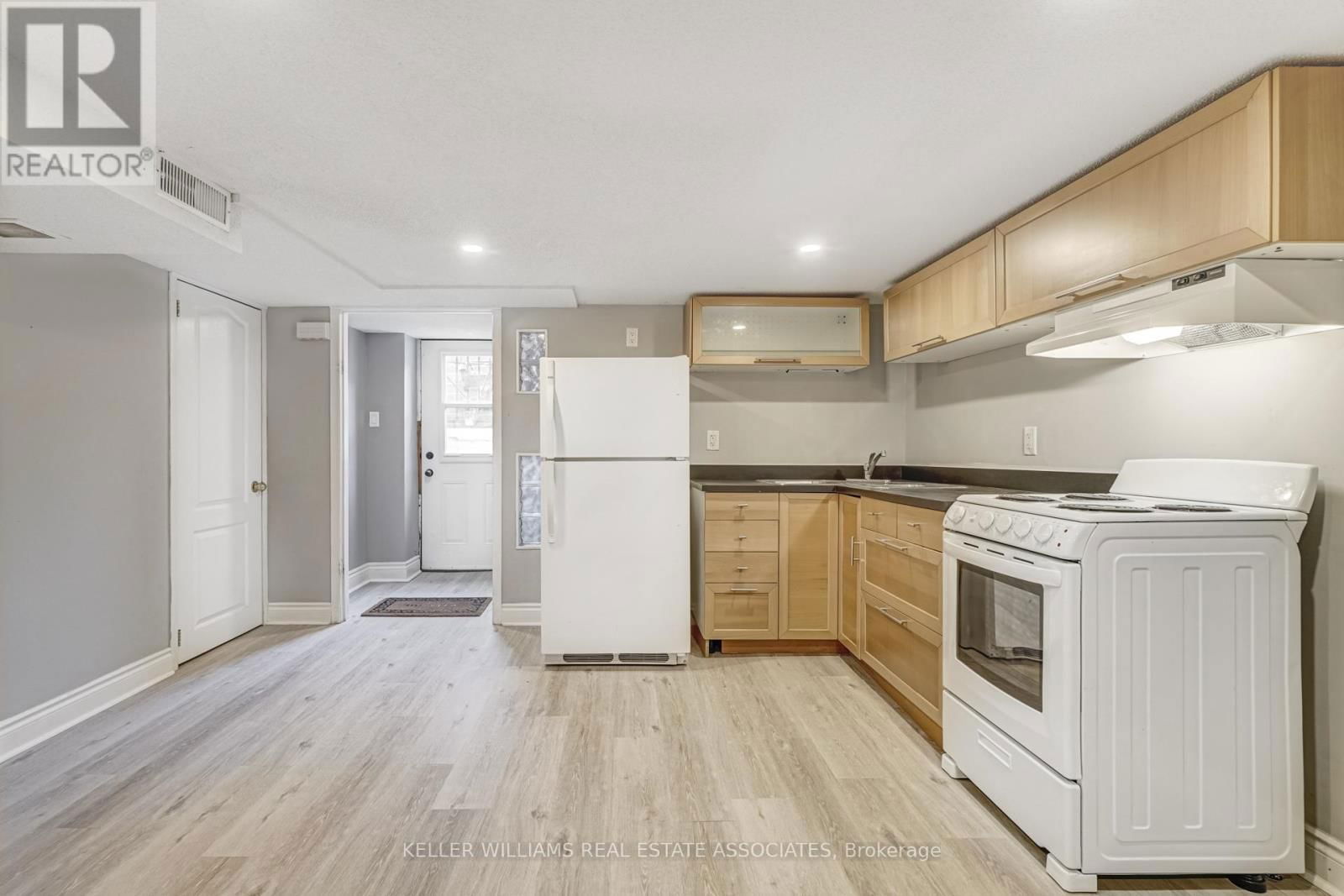 3 - 274 OSSINGTON AVENUE Image 11