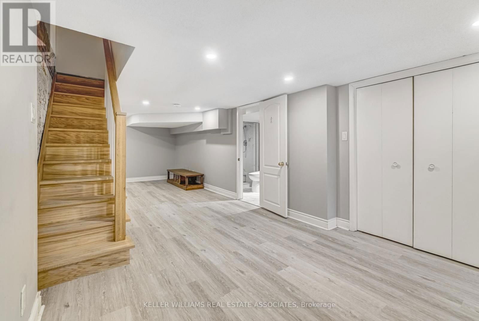 3 - 274 OSSINGTON AVENUE Image 14