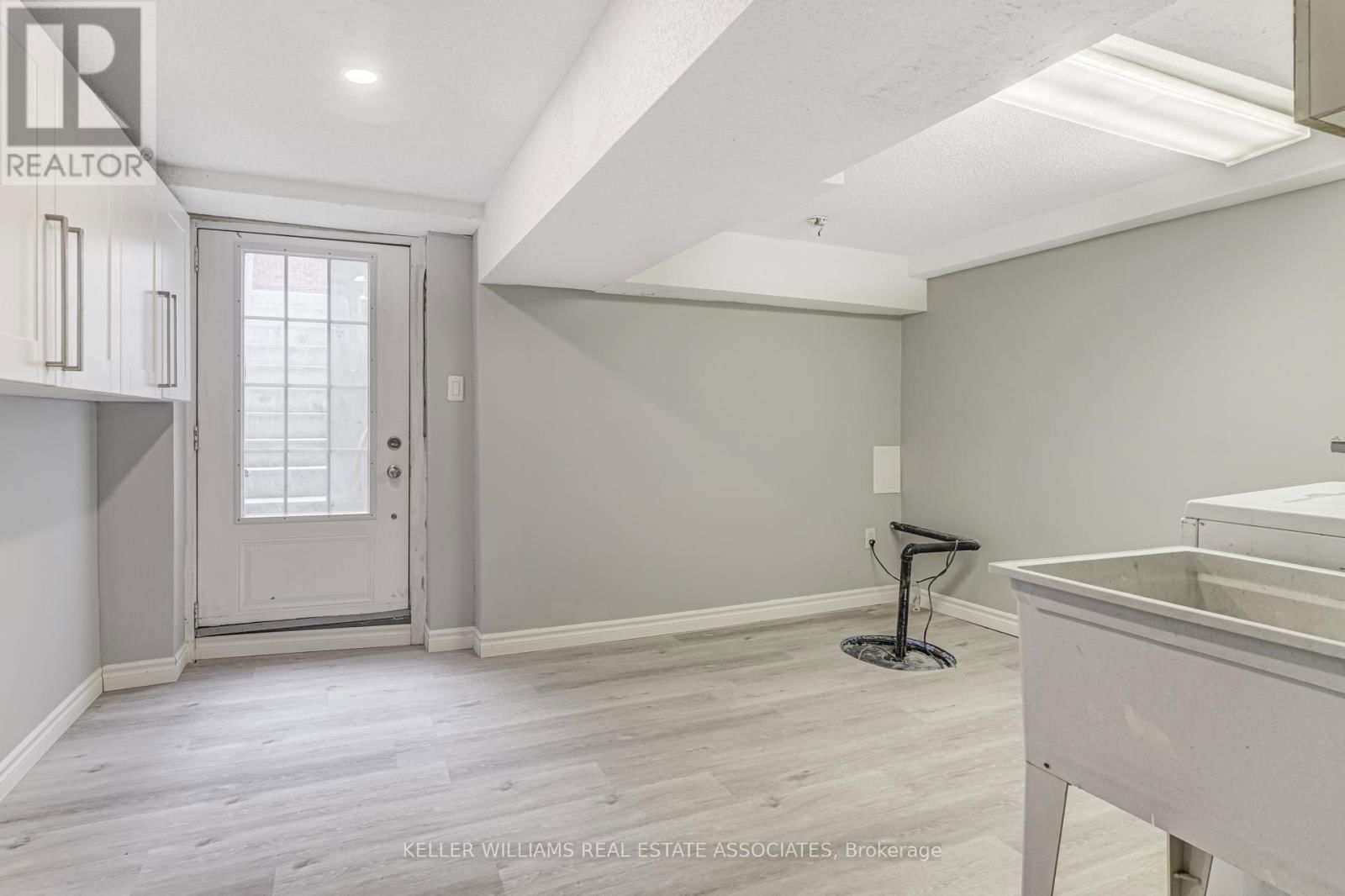 3 - 274 OSSINGTON AVENUE Image 21
