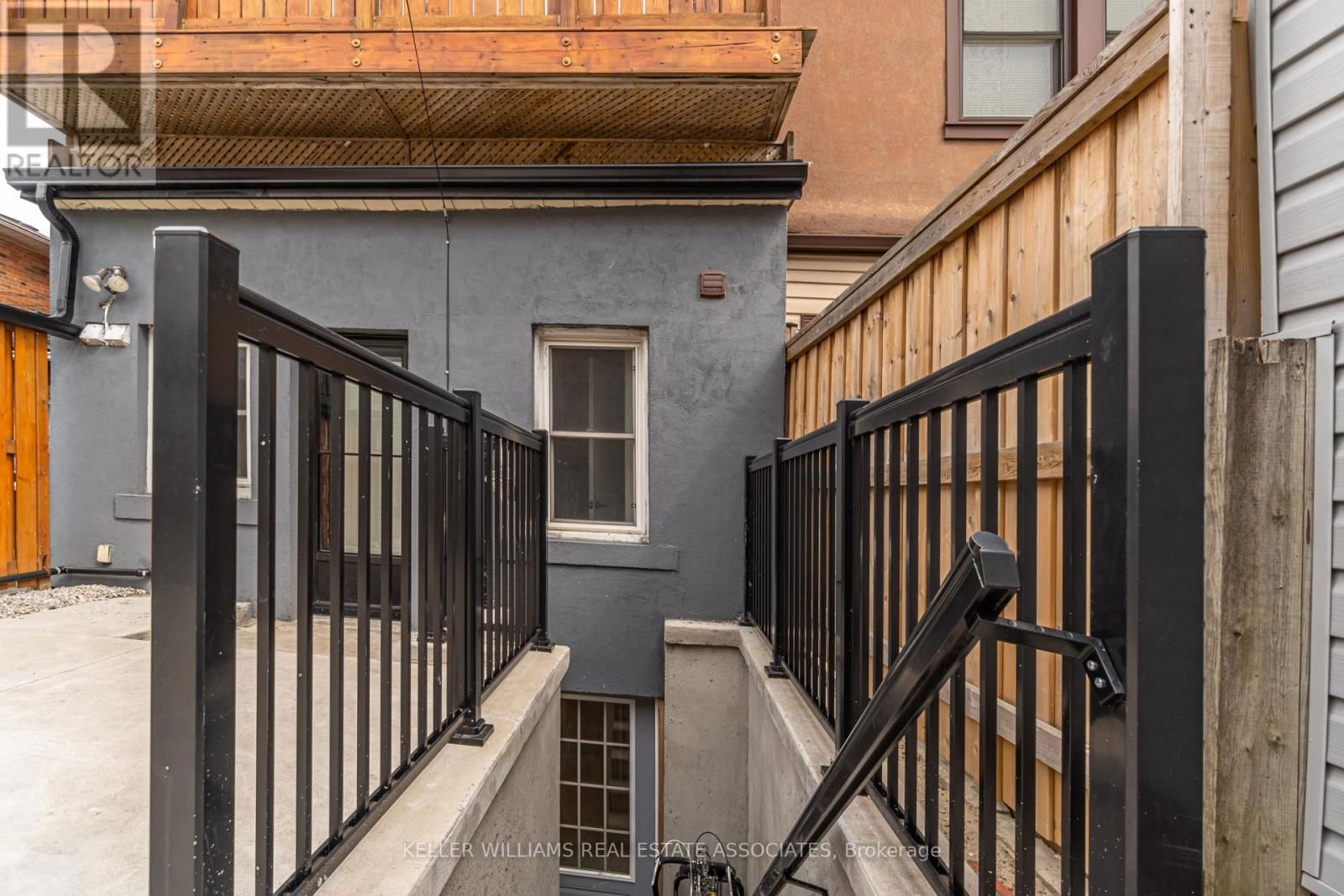 3 - 274 OSSINGTON AVENUE Image 25