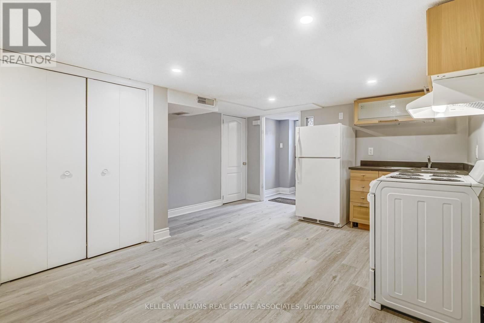 3 - 274 OSSINGTON AVENUE Image 9