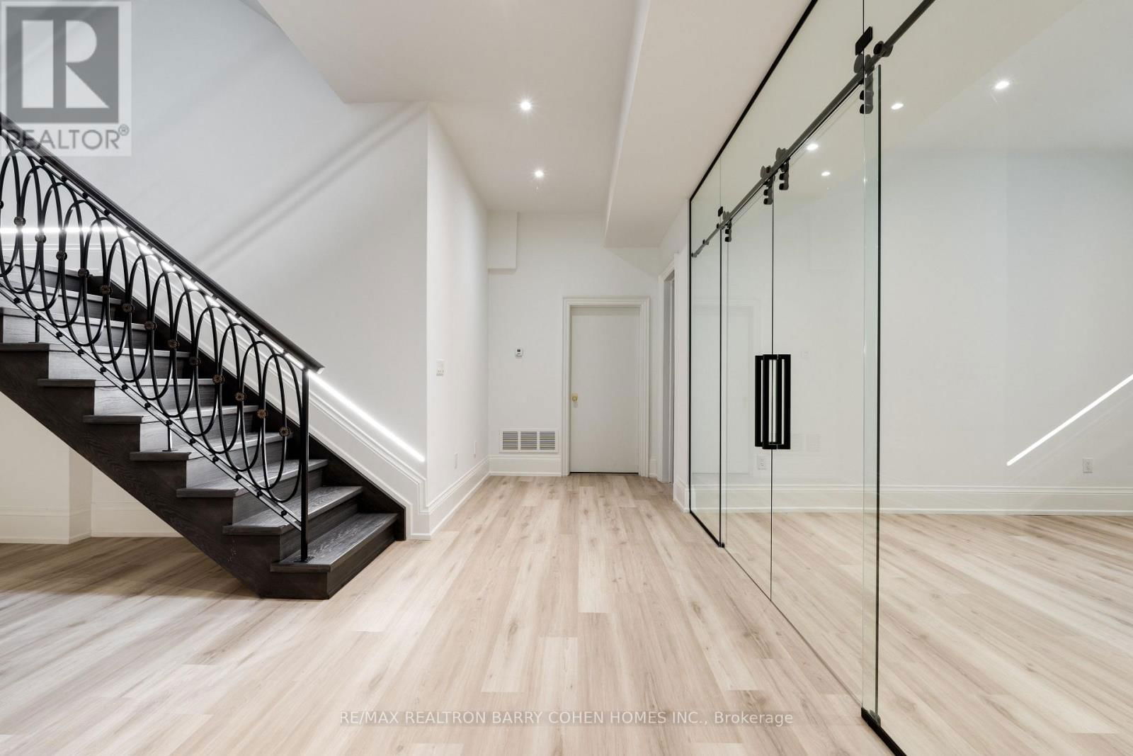 67 MONTRESSOR DRIVE NORTH Image 37