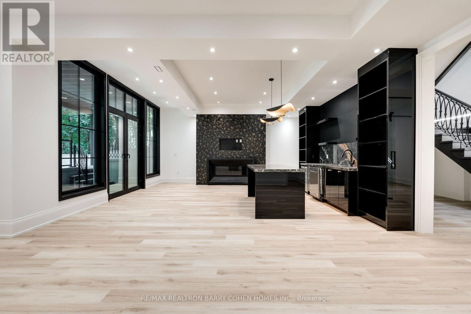 67 MONTRESSOR DRIVE NORTH Image 39