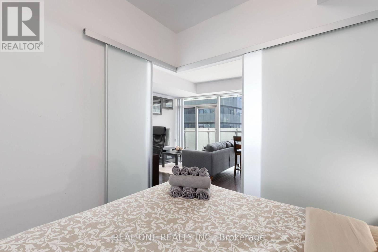 2506 - 14 YORK STREET Image 10