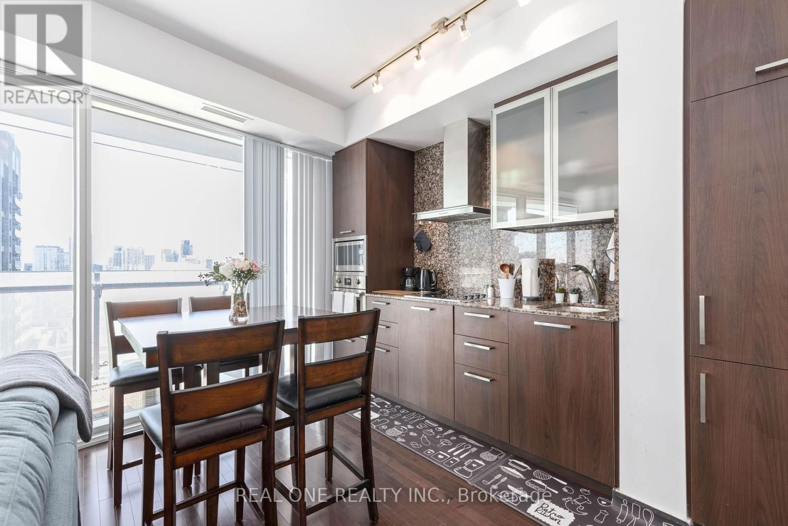 2506 - 14 YORK STREET Image 7