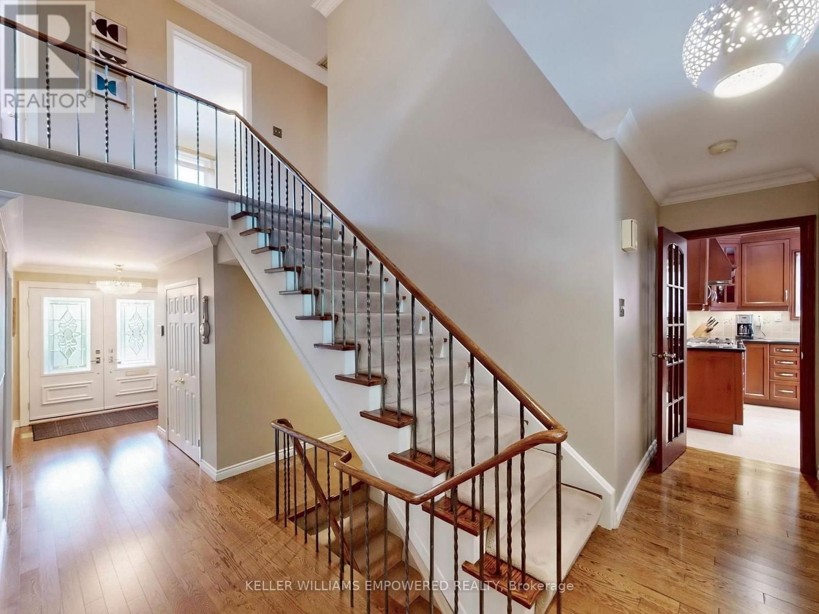 694 CONACHER DRIVE Image 23