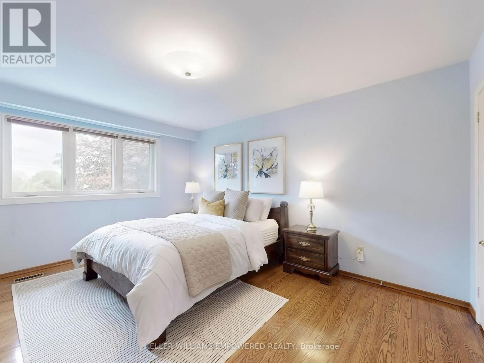 694 CONACHER DRIVE Image 24