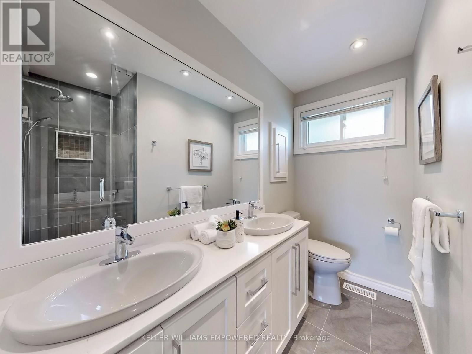 694 CONACHER DRIVE Image 27