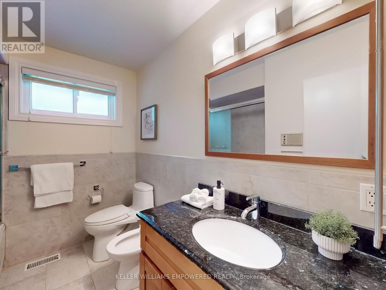 694 CONACHER DRIVE Image 31