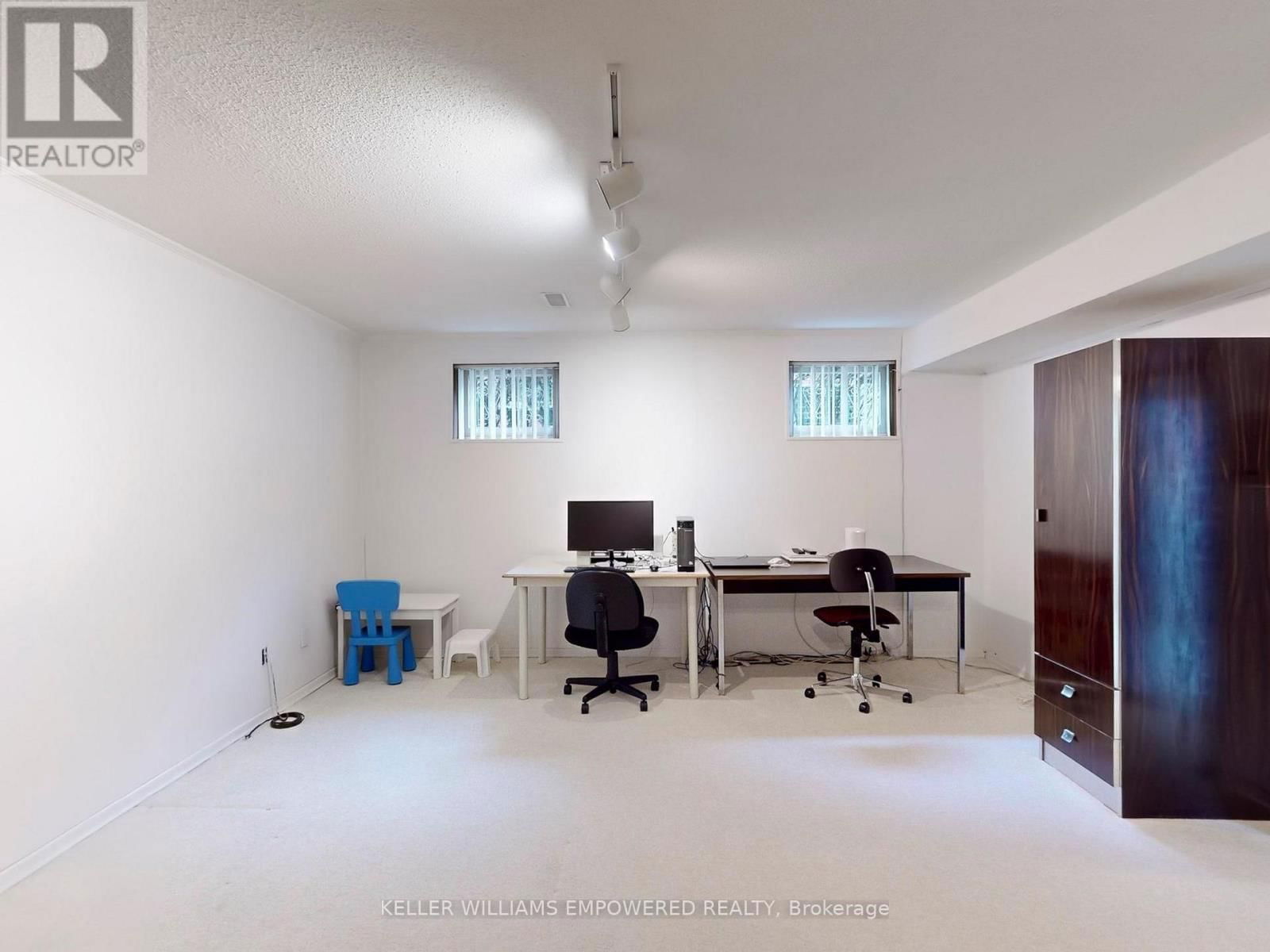 694 CONACHER DRIVE Image 34