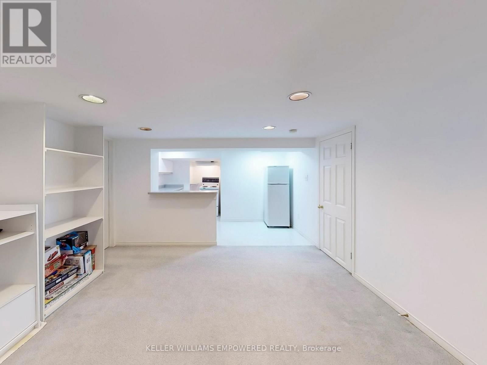694 CONACHER DRIVE Image 35