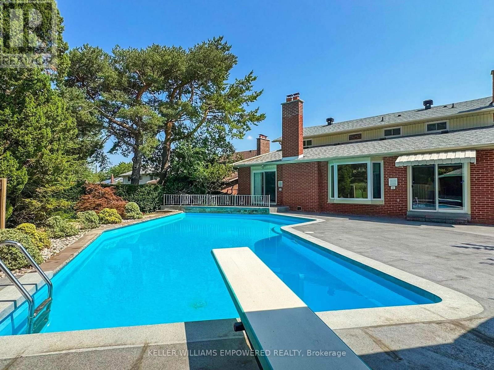 694 CONACHER DRIVE Image 42