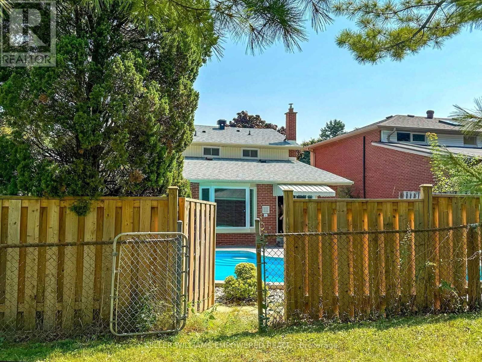694 CONACHER DRIVE Image 46