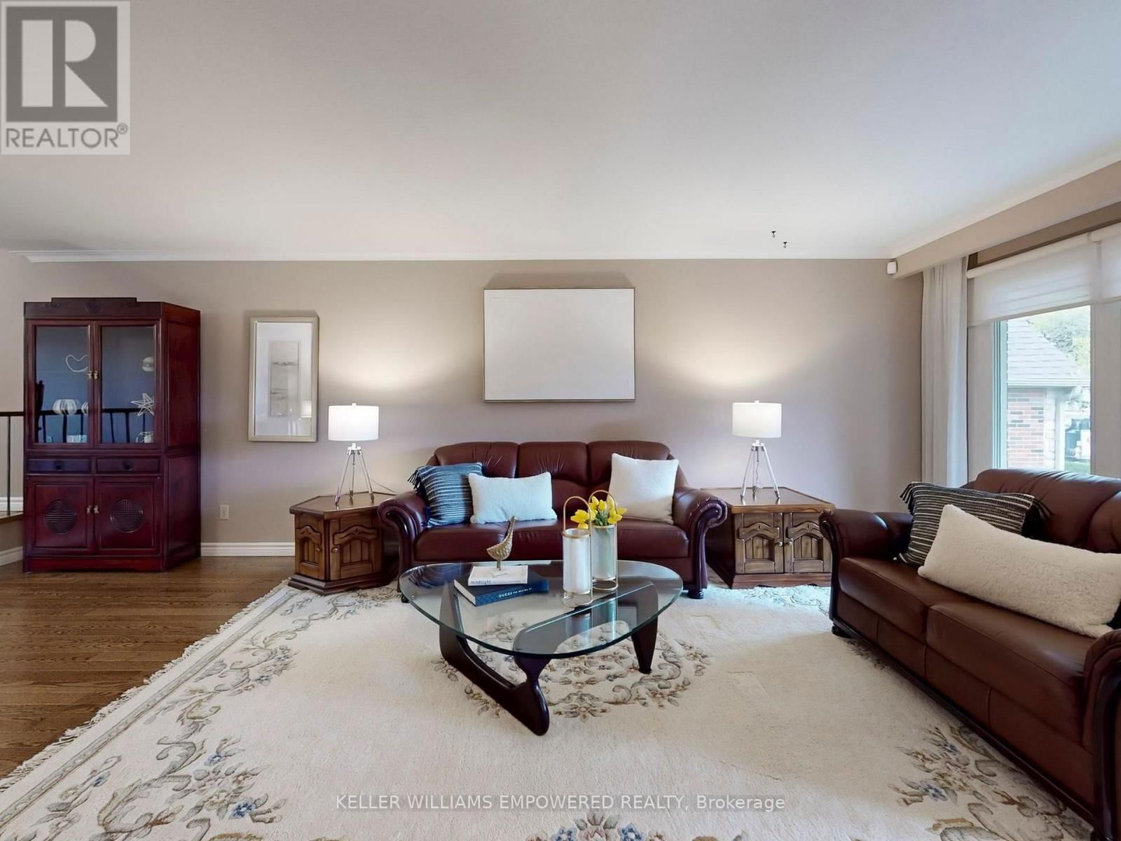 694 CONACHER DRIVE Image 7