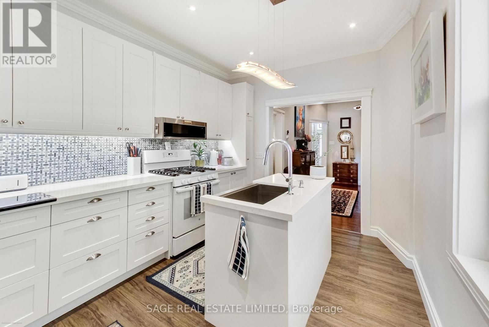 272 STERLING ROAD Image 16