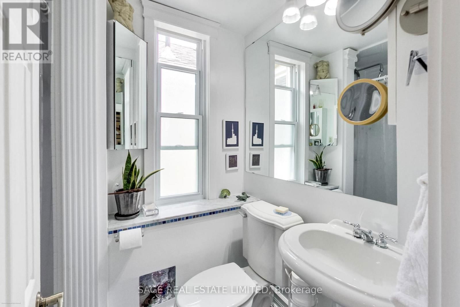 272 STERLING ROAD Image 19