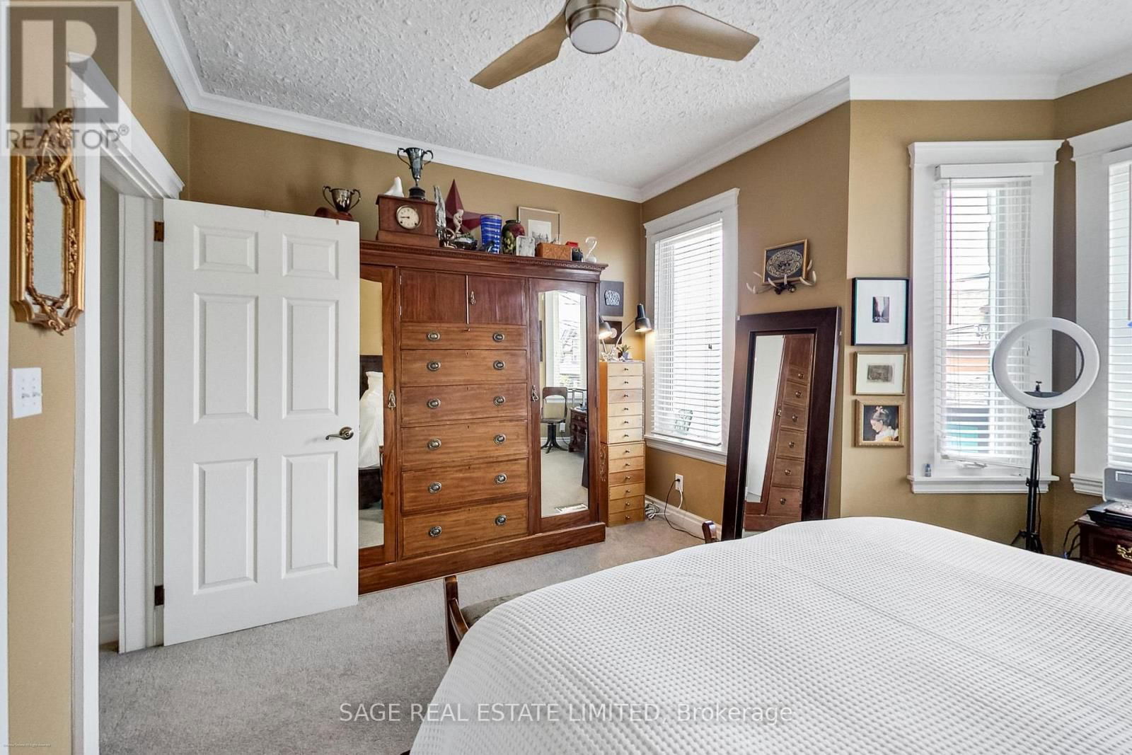 272 STERLING ROAD Image 27