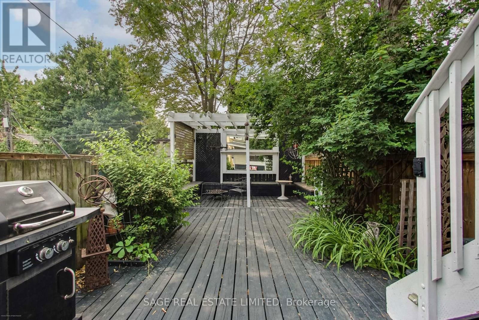 272 STERLING ROAD Image 33