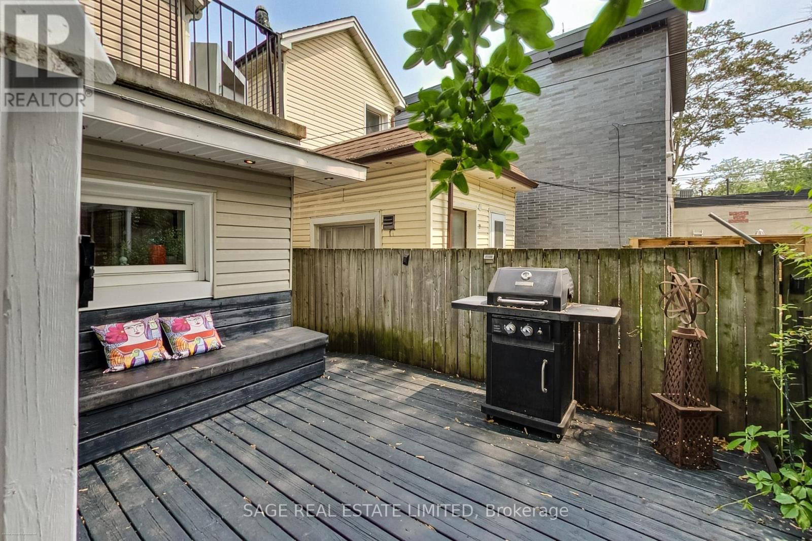272 STERLING ROAD Image 35