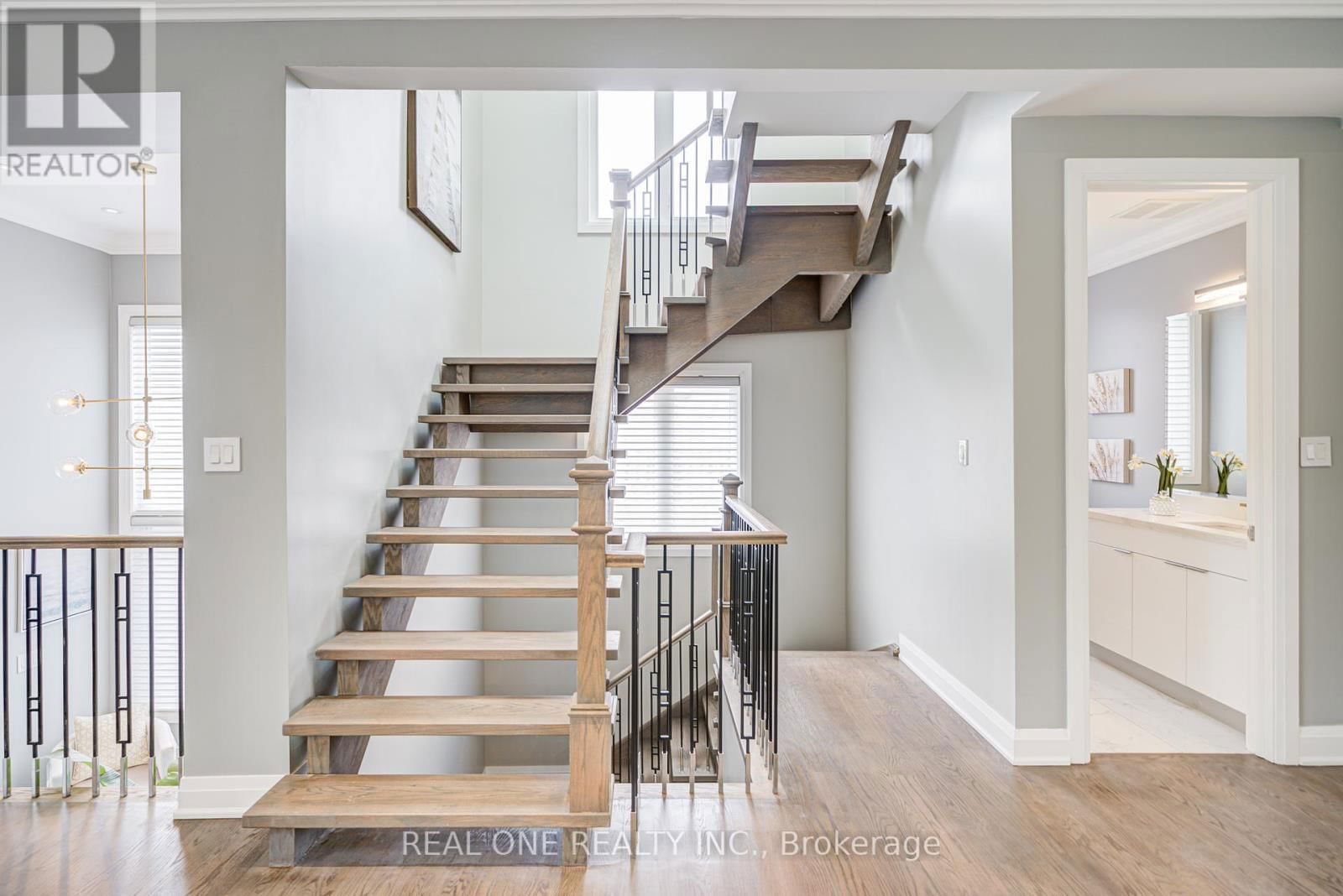 158 WATERLOO AVENUE Image 11