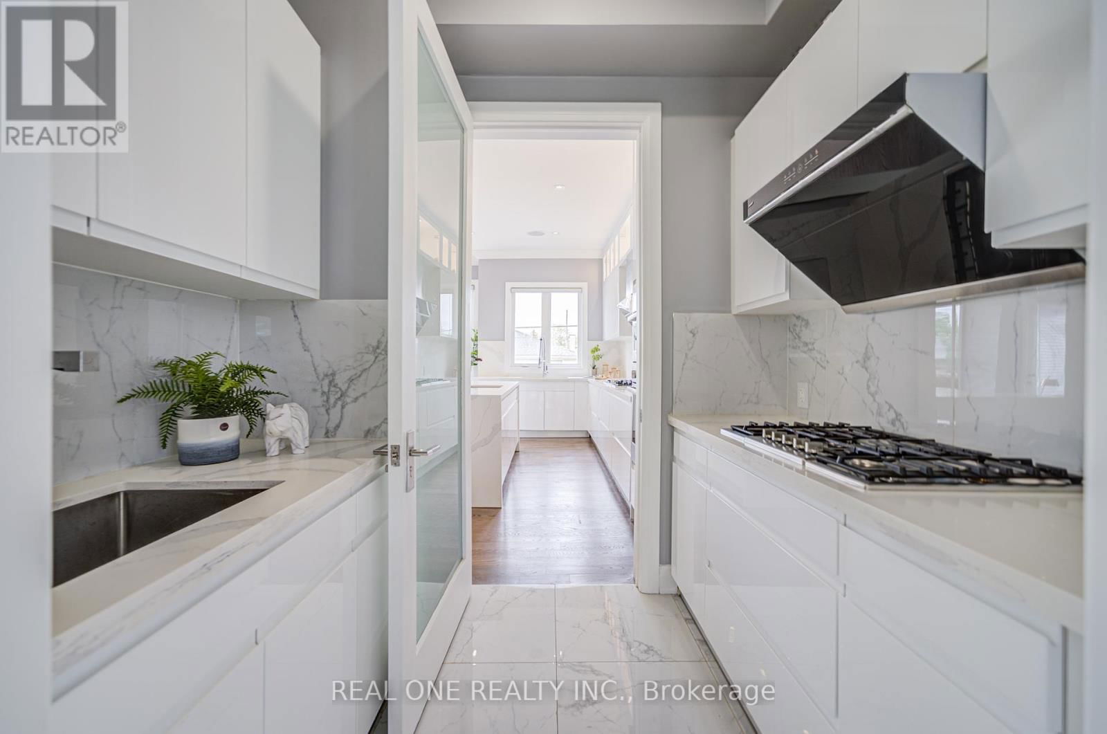158 WATERLOO AVENUE Image 14