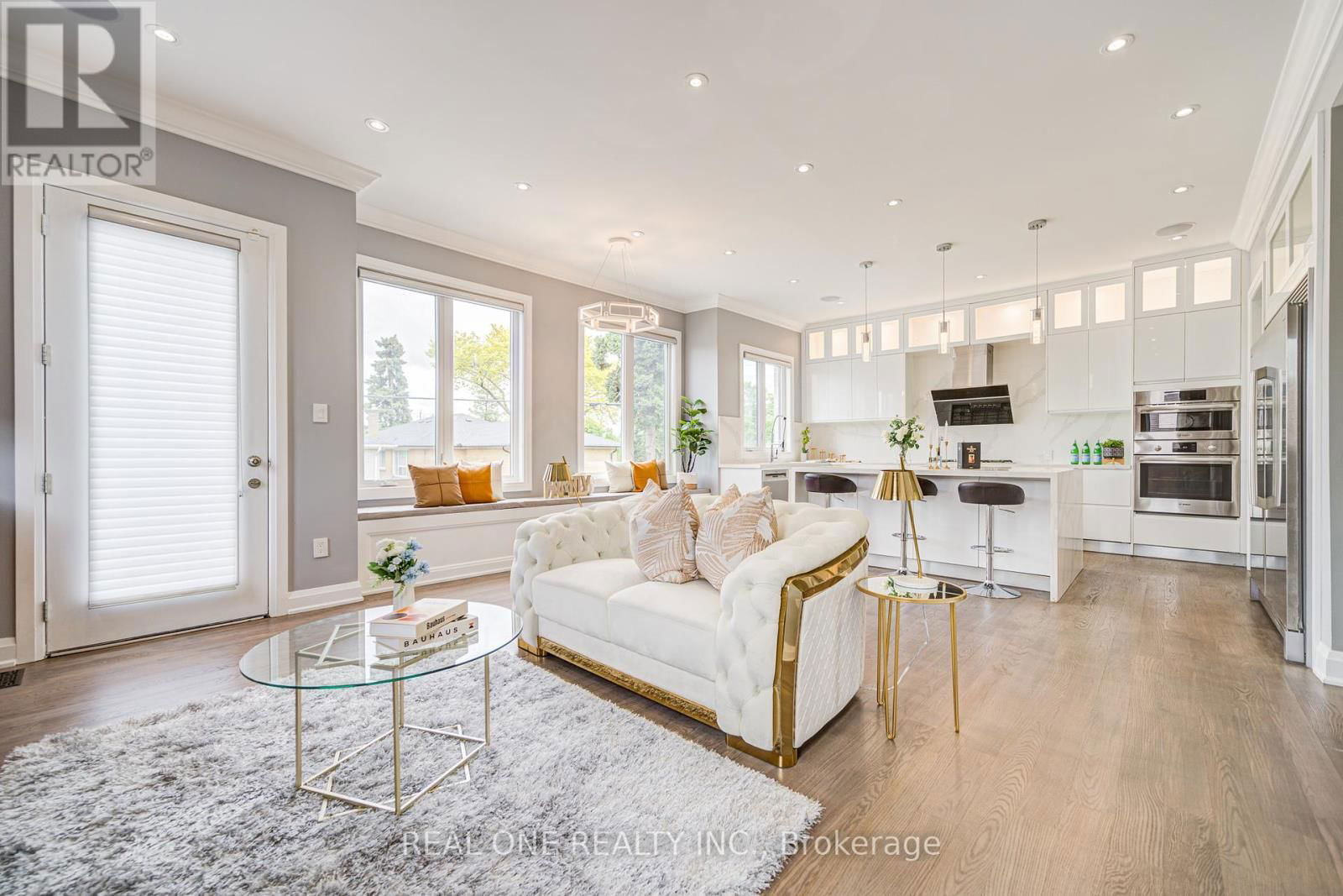 158 WATERLOO AVENUE Image 18