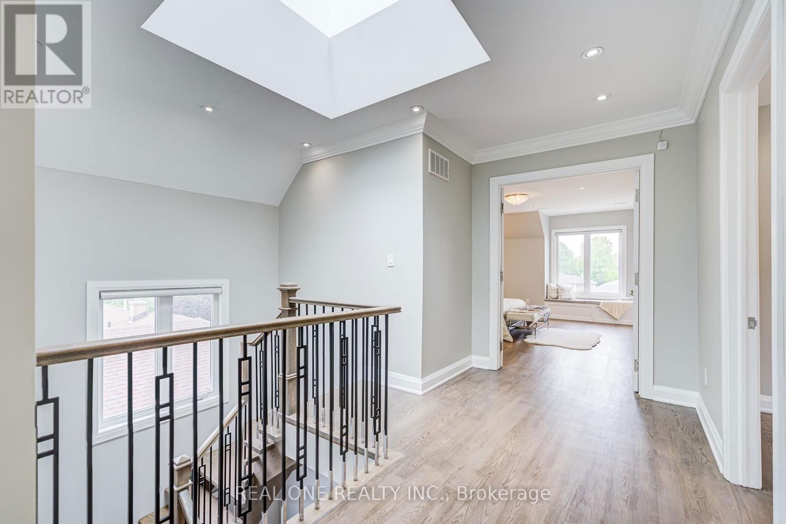158 WATERLOO AVENUE Image 26