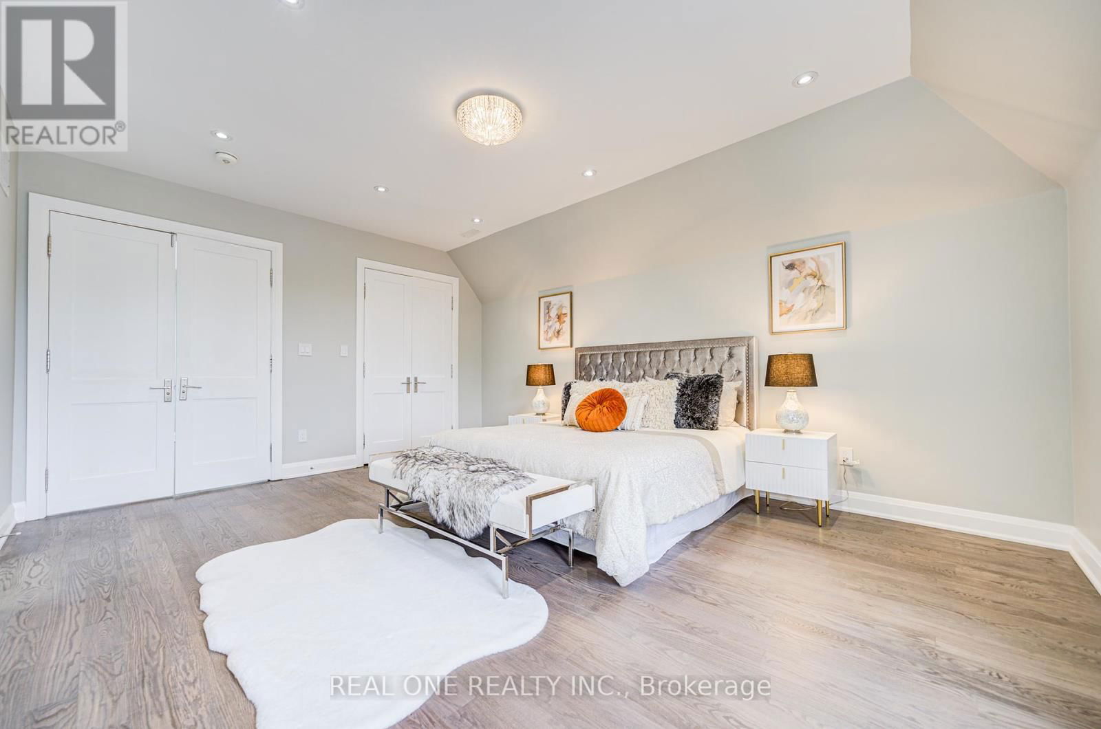 158 WATERLOO AVENUE Image 28