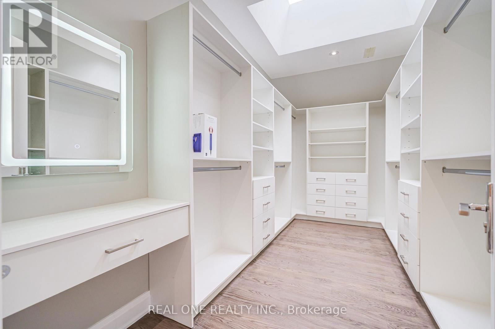 158 WATERLOO AVENUE Image 31