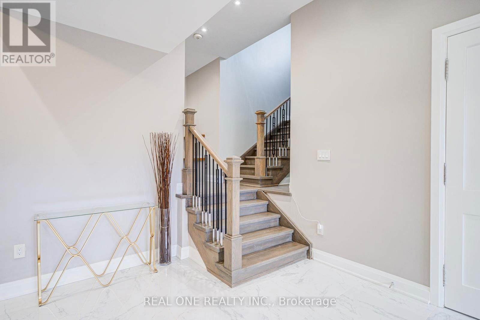 158 WATERLOO AVENUE Image 42