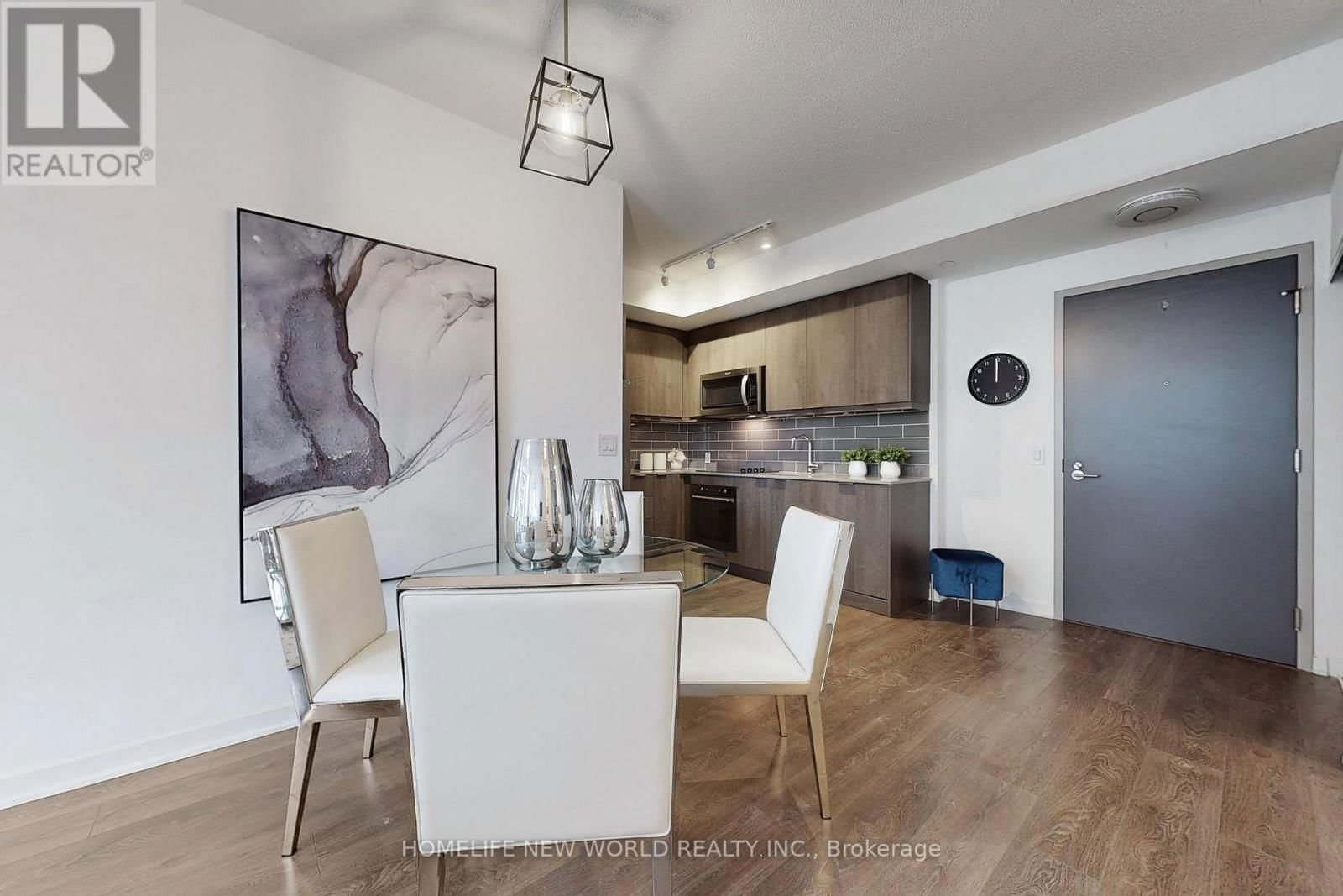 402 - 38 FOREST MANOR ROAD Image 12
