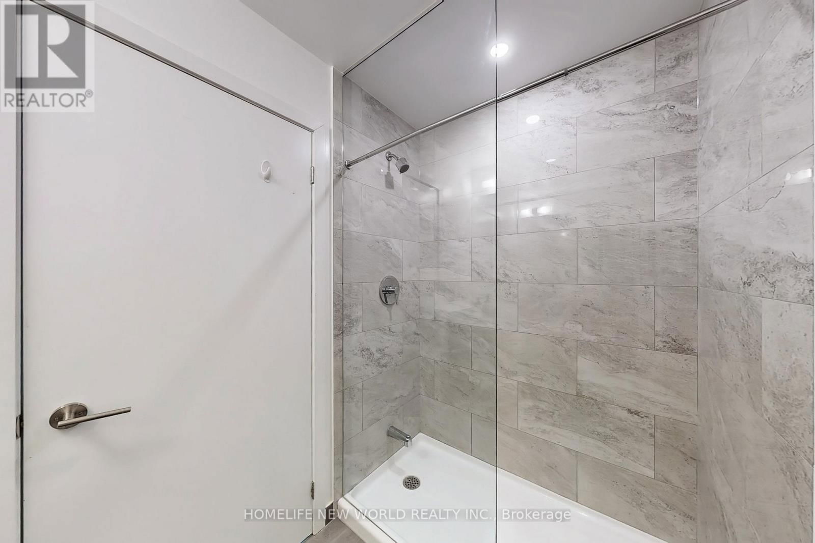 402 - 38 FOREST MANOR ROAD Image 30