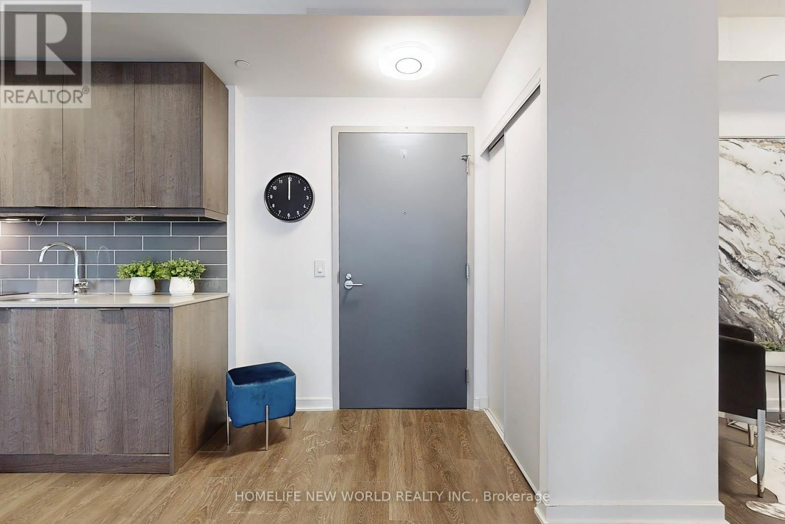 402 - 38 FOREST MANOR ROAD Image 36